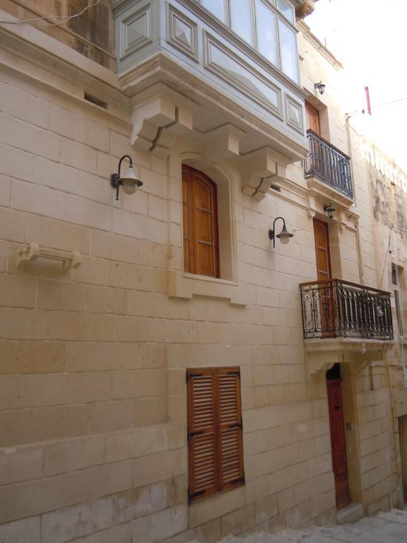 D-house