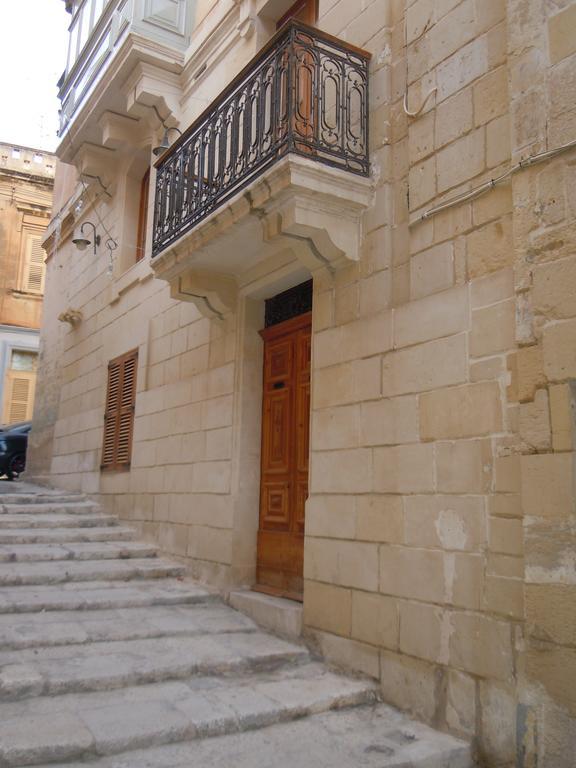 D-house